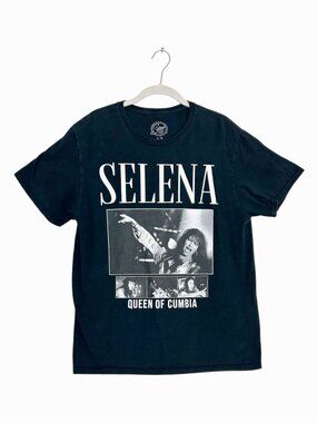 Adult Selena Queen of Cumbia Short Sleeve Graphic Tee in Black - Sz L